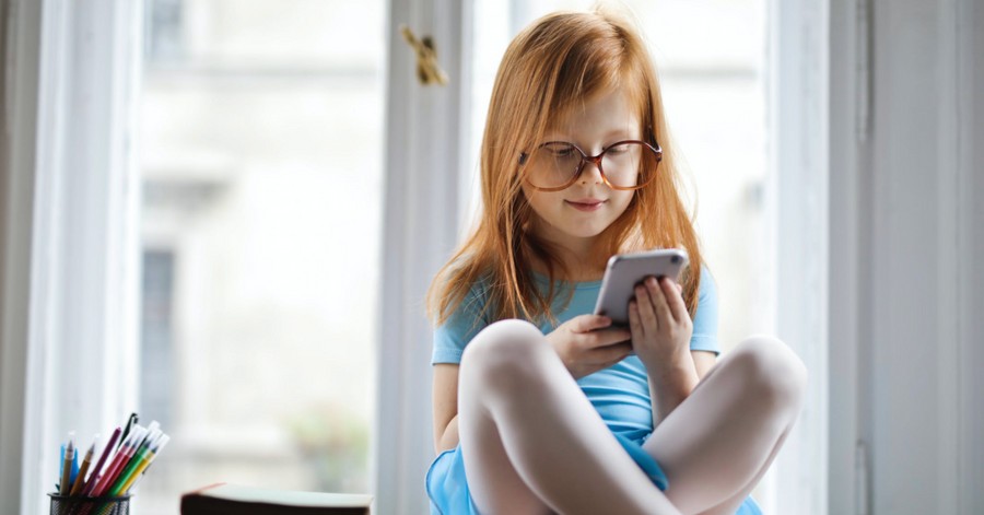 What age should children be allowed access to social media?