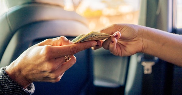 Agree or disagree: Cash should always be accepted as a payment method.