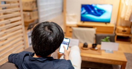 Agree or disagree: I cannot watch a movie without looking at my phone at least once.