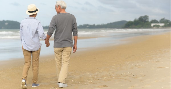 Agree or disagree: Unapologetic public displays of affection are wholesome.