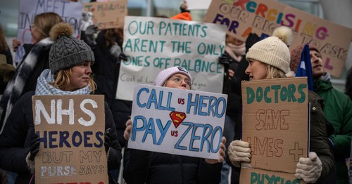 Should NHS staff accept or reject the government’s pay rise offer?