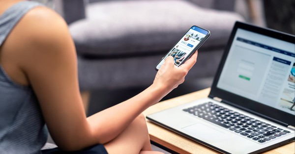 Do the happiest people avoid social media?